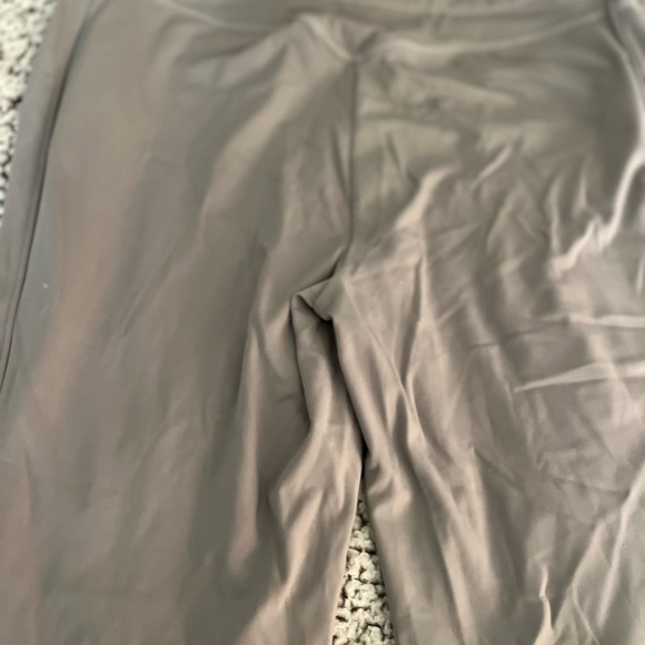 Halara women’s gray joggers.  NWT women’s large - Picture 3 of 3